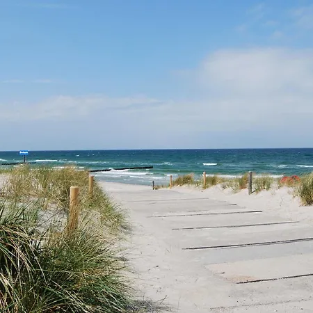 Kapitaenshaus In Strandnaehe In * Prerow