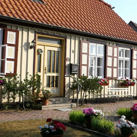 Homestay Kapitanshaus In Strandnahe In *