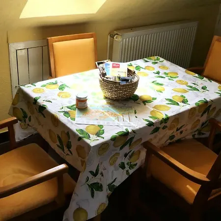 Kapitaenshaus In Strandnaehe In *