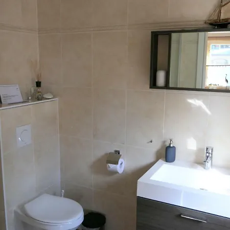 Kapitaenshaus In Strandnaehe In Habitación en casa particular Prerow