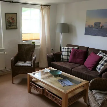 Kapitaenshaus In Strandnaehe In Habitación en casa particular Prerow